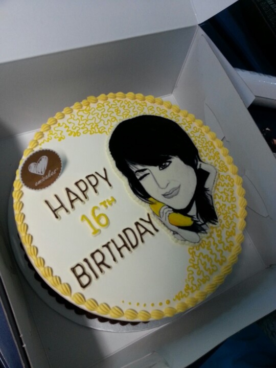 8 birthday cakes katy