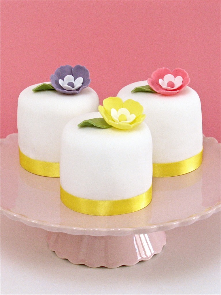 7 Photos of Mother's Day Mini Cakes