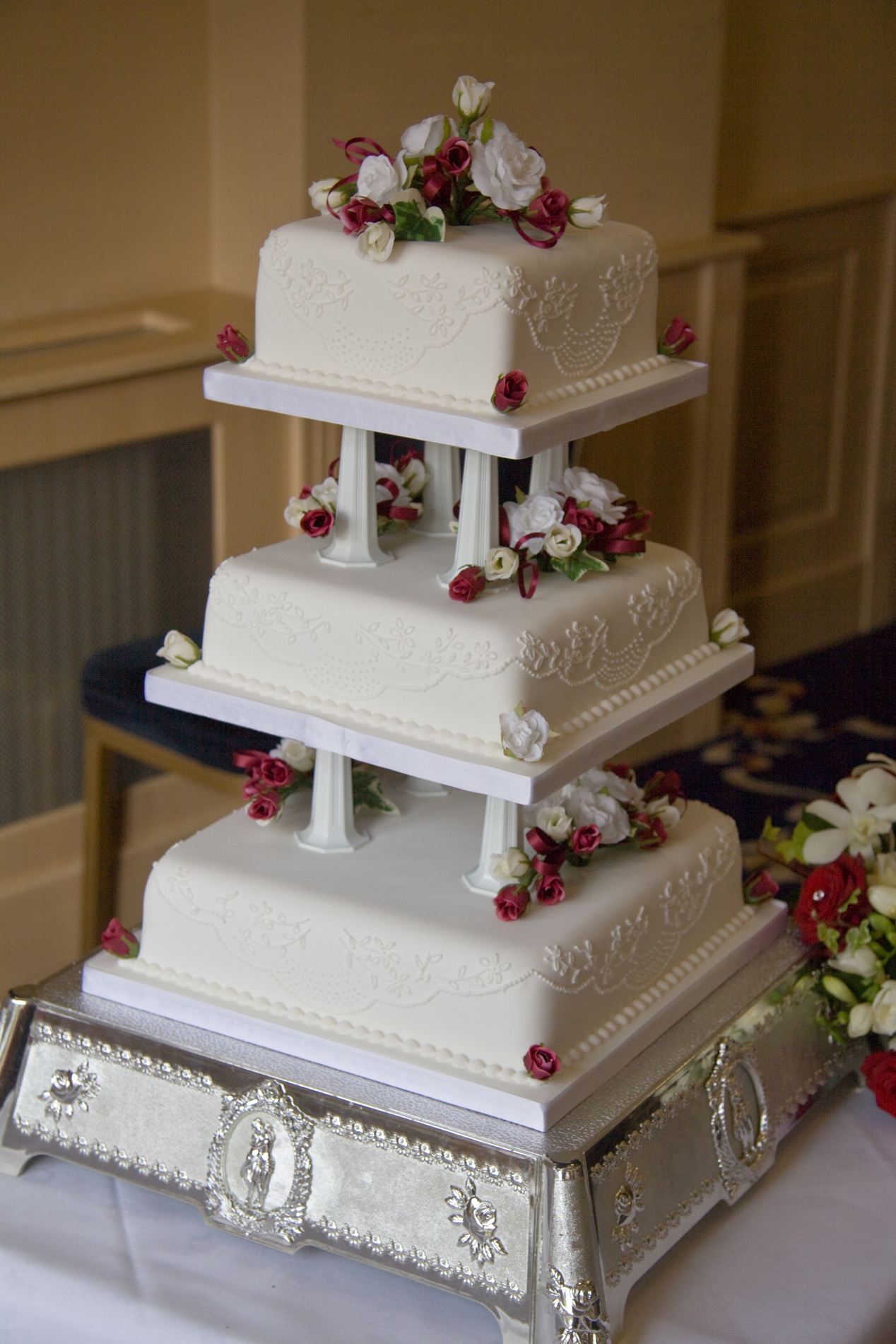 9 tiered wedding cakes