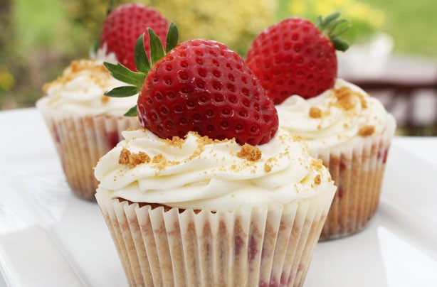 Strawberry Cheesecake Cupcakes Strawberry Cheesecake Cupcakes