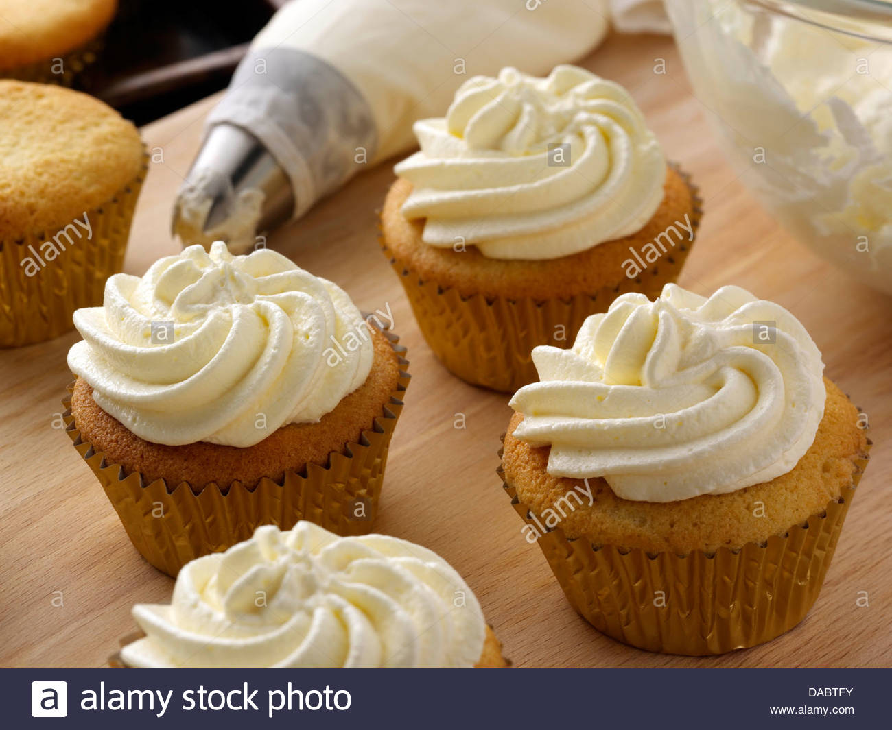 Vanilla Cupcakes with Cream Cheese Frosting Vanilla Cupcakes with Cream Cheese Frosting