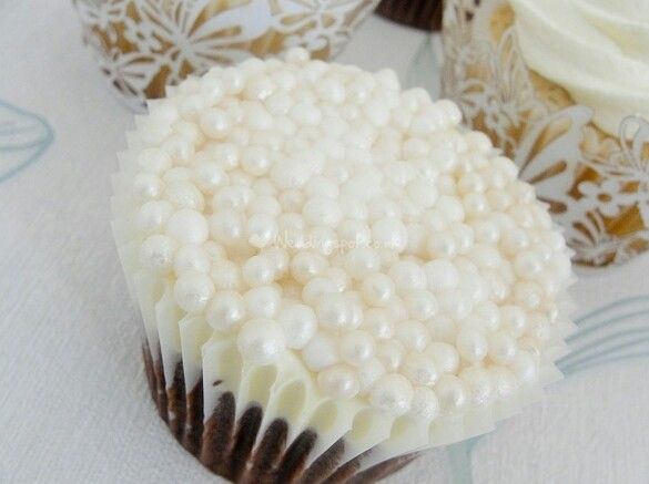 Diamond and Pearls Wedding Cupcakes Diamond and Pearls Wedding Cupcakes