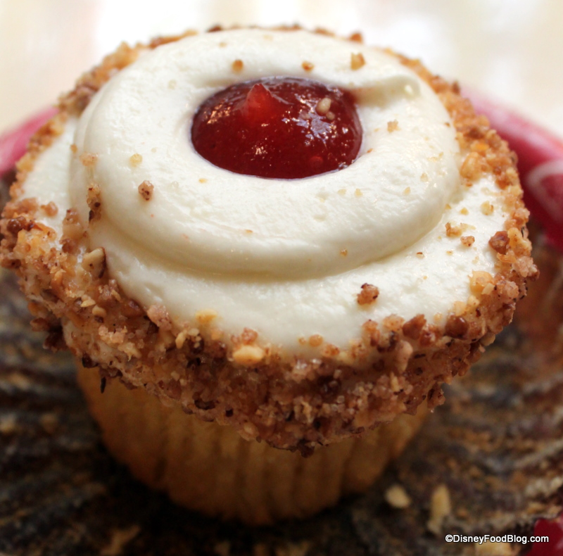 Guava Cream Cheese Cupcake Guava Cream Cheese Cupcake