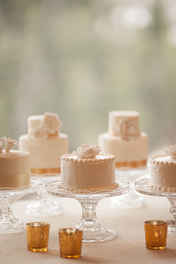 10 Individual Wedding Cakes On Tables Photo Mini Wedding Cake With