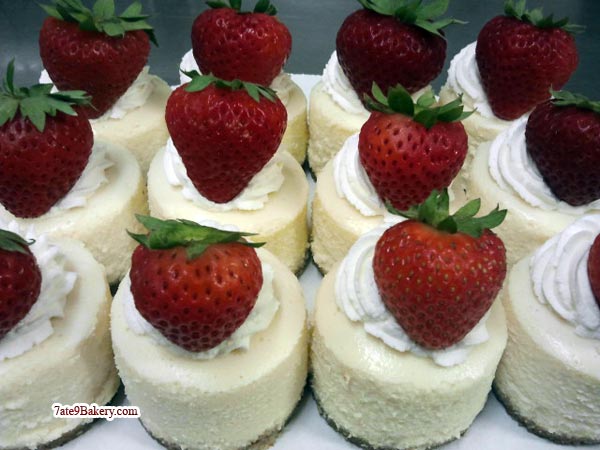 Mini Strawberry Cheesecakes Mini Strawberry Cheesecakes