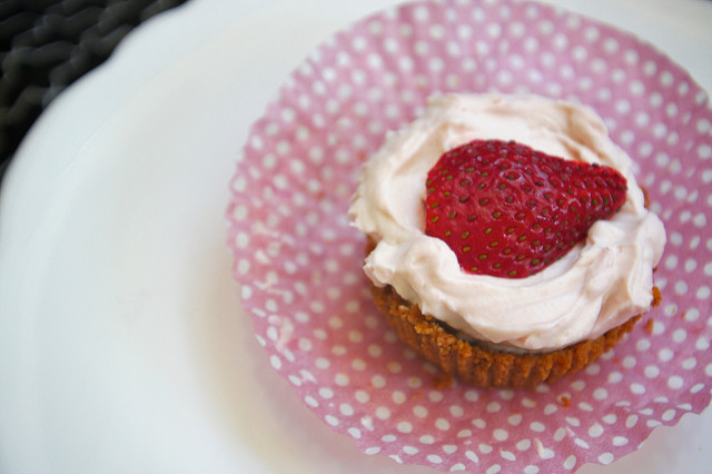 Mini Strawberry Cheesecakes Mini Strawberry Cheesecakes