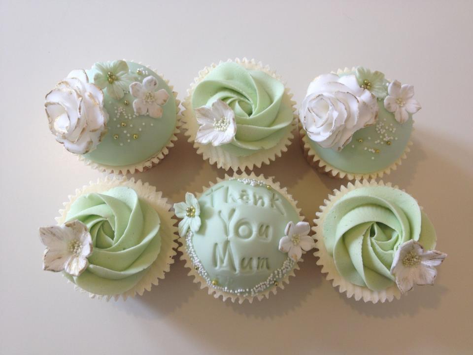 10 Photos of Beautiful Mother's Day Cup Cakes