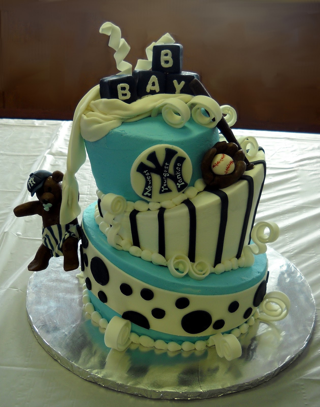 12 Baby Shower Cakes New York Photo New York Yankees Baby Shower 12 Baby Shower Cakes New York Photo New York Yankees Baby Shower