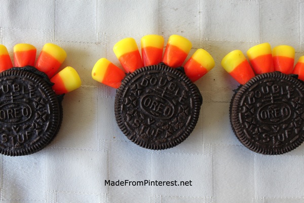 Oreo Turkeys with Candy Corn Oreo Turkeys with Candy Corn