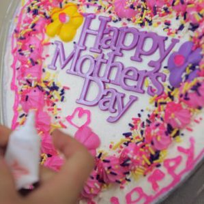 Publix Mother's Day Cake School