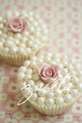 Roses and Pearls Wedding Cupcakes Roses and Pearls Wedding Cupcakes
