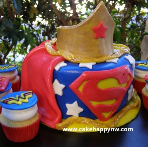 Superman and Wonder Woman Cake Superman and Wonder Woman Cake