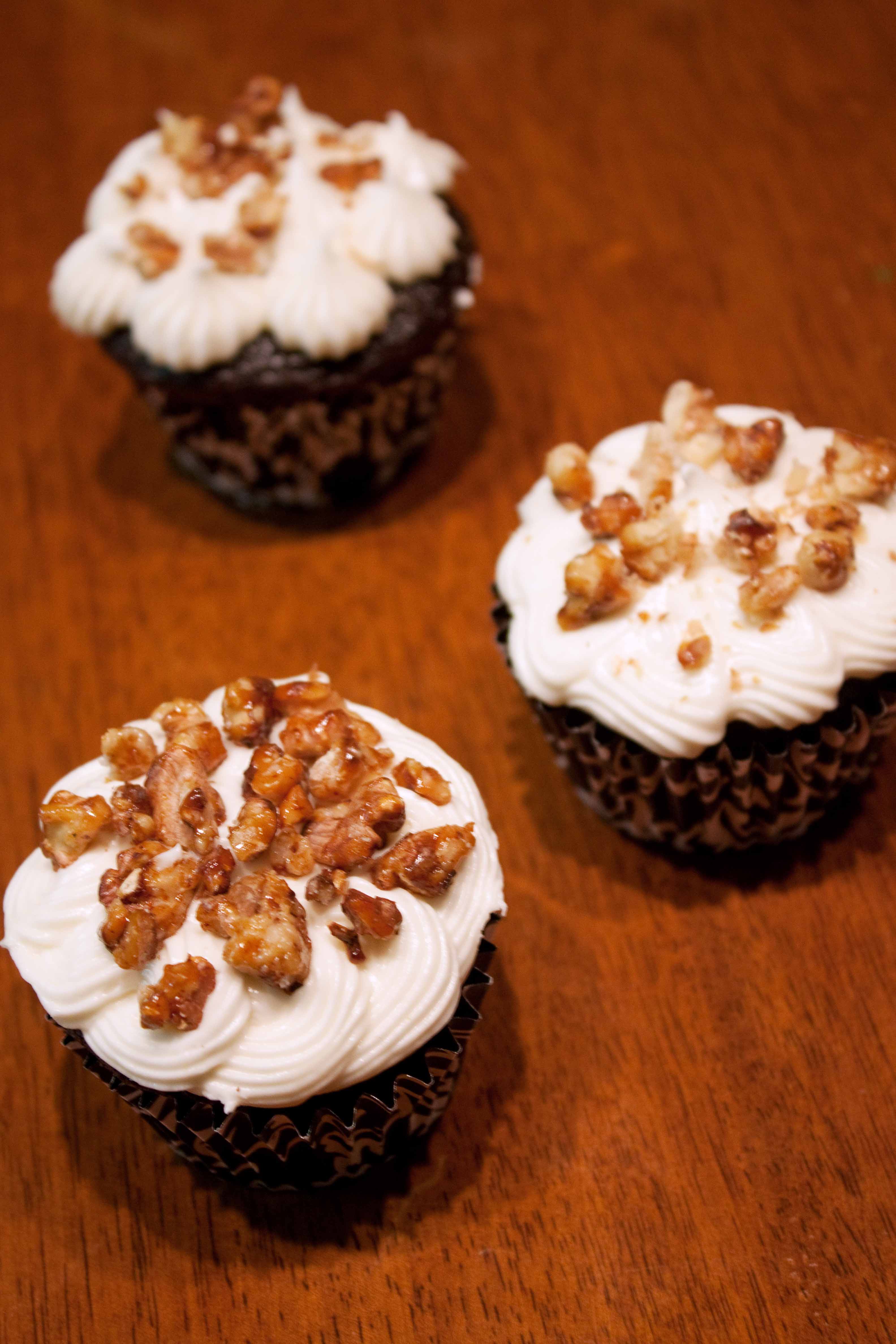 Chocolate Cupcakes with Cream Cheese Filling Chocolate Cupcakes with Cream Cheese Filling