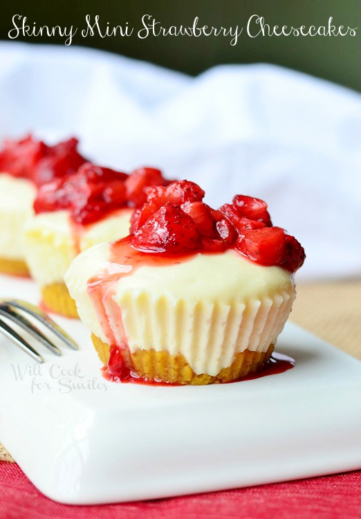 Mini Strawberry Cheesecakes Mini Strawberry Cheesecakes