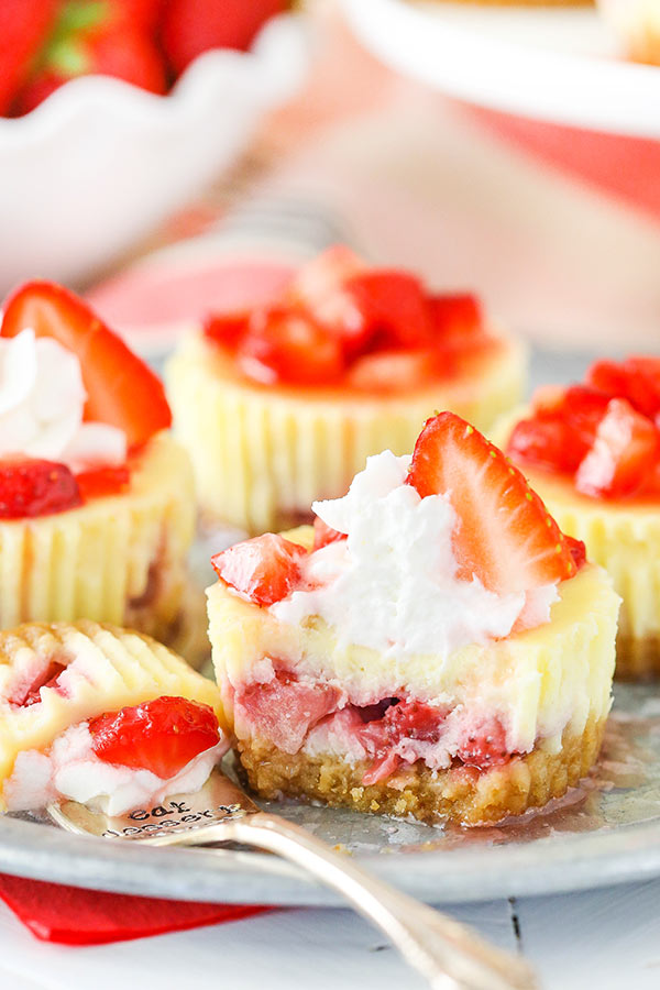 Mini Strawberry Cheesecakes Mini Strawberry Cheesecakes