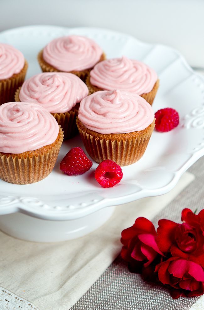 Raspberry Cupcakes with Cream Cheese Frosting Raspberry Cupcakes with Cream Cheese Frosting