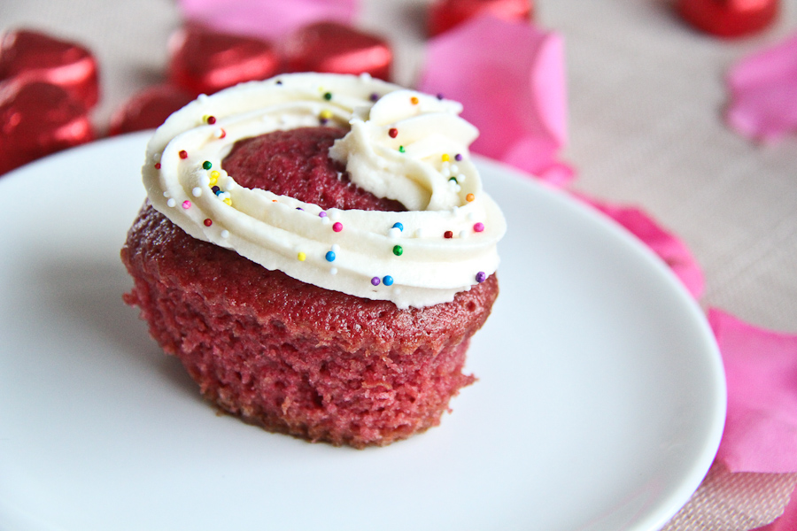 Red Velvet Cupcakes with Cream Cheese Frosting Red Velvet Cupcakes with Cream Cheese Frosting