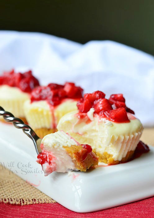 Skinny Mini Strawberry Cheesecakes Skinny Mini Strawberry Cheesecakes