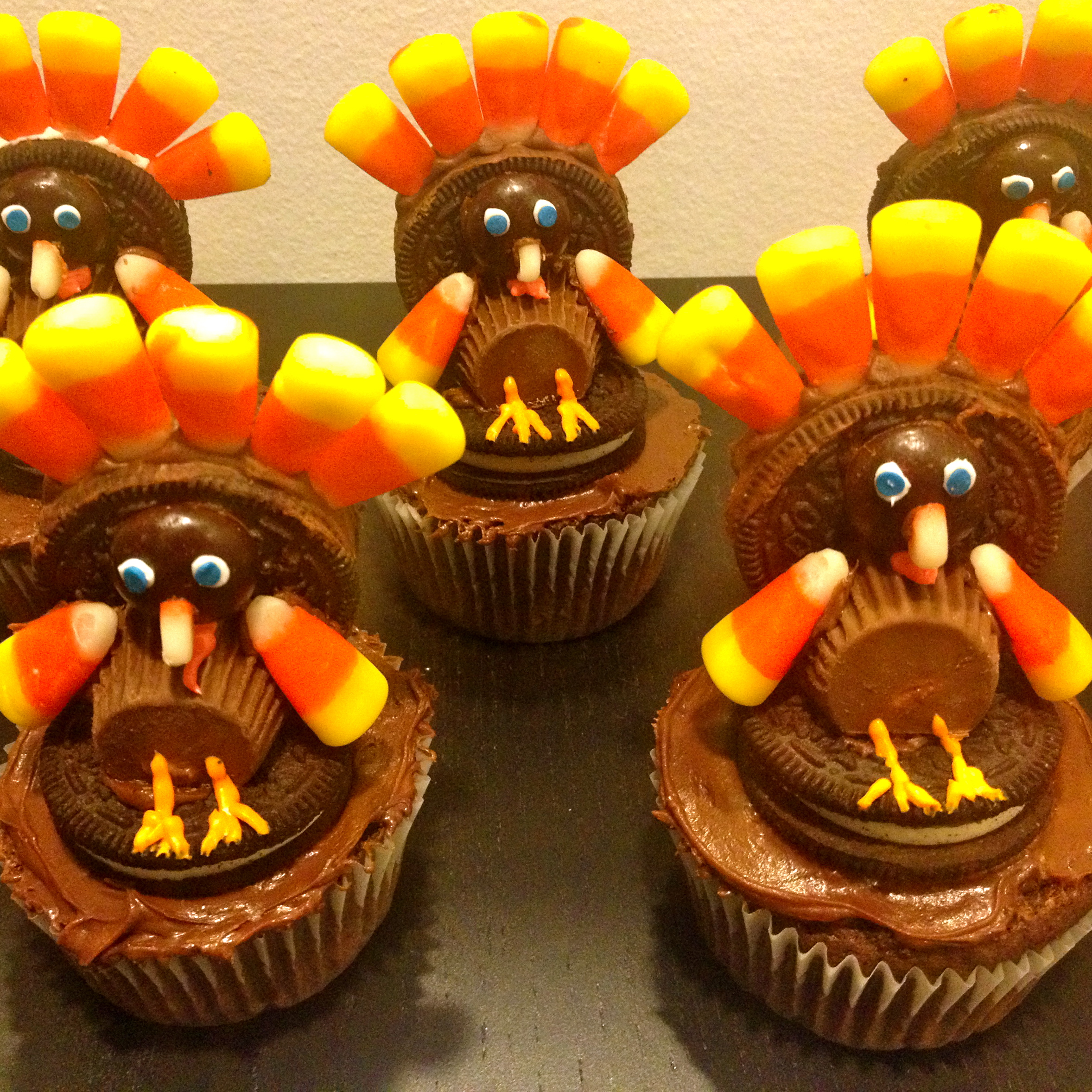 Turkey Cupcakes with Candy Corn Turkey Cupcakes with Candy Corn