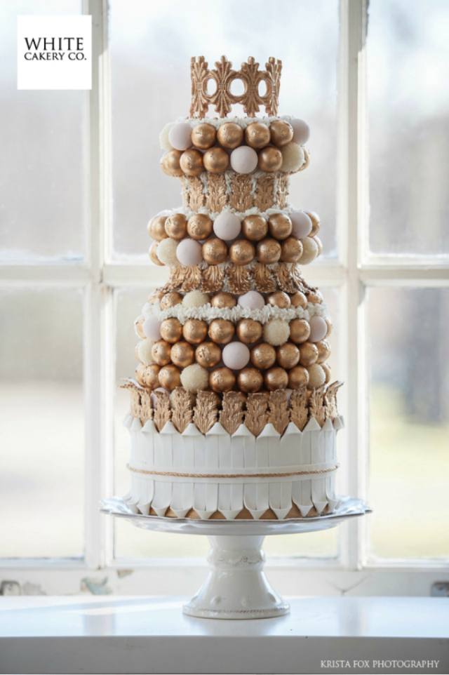 Wedding Cake with Gold Wedding Cake with Gold