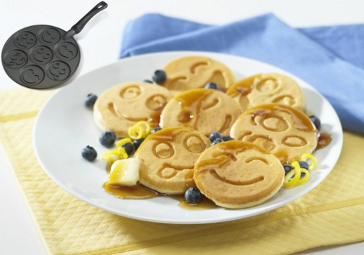 With the Heart Filled Cake Pan With the Heart Filled Cake Pan