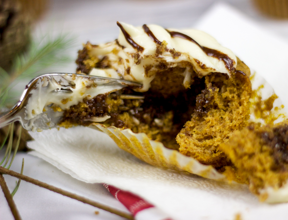 Chocolate Cupcakes with Cream Cheese Filling Chocolate Cupcakes with Cream Cheese Filling