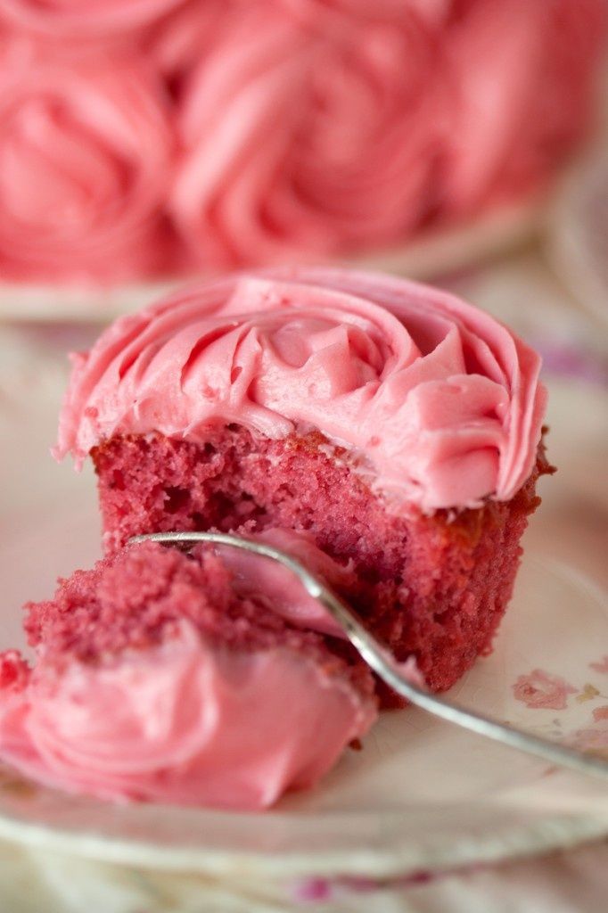Homemade Strawberry Cupcakes Homemade Strawberry Cupcakes