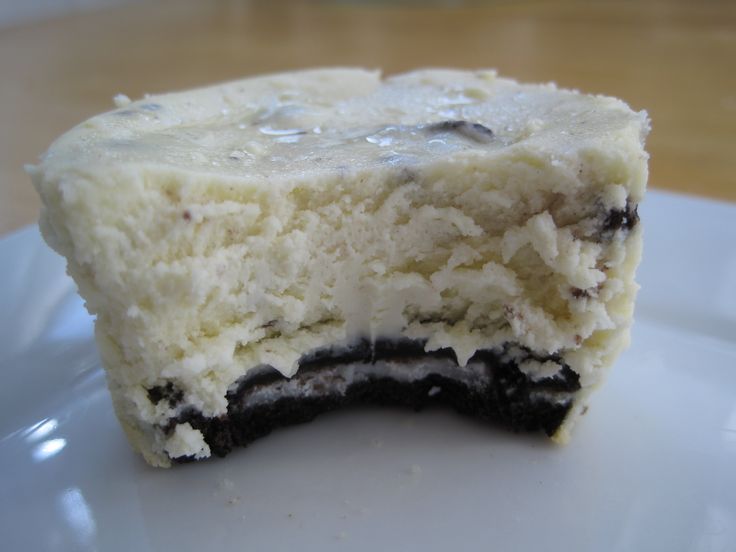 Oreo Cookies and Cream Cheesecake Cupcakes Oreo Cookies and Cream Cheesecake Cupcakes