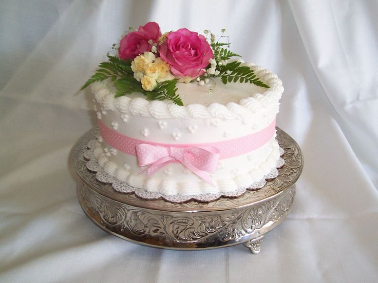 Birthday Cake with Fresh Flowers Birthday Cake with Fresh Flowers