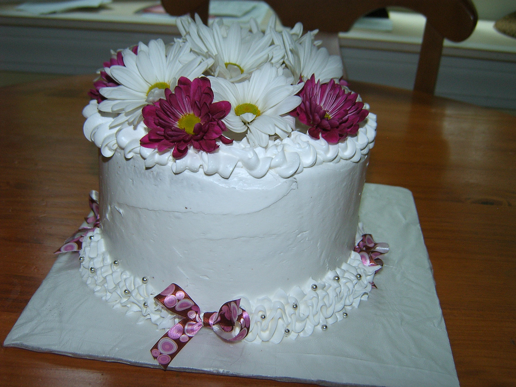 Birthday Cake with Fresh Flowers Birthday Cake with Fresh Flowers