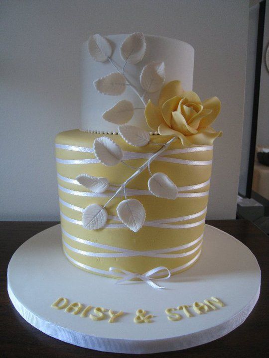 Elegant Two Tier Wedding Cakes Elegant Two Tier Wedding Cakes