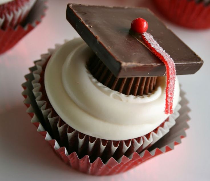 11 Cupcake Cakes Designed As Photo Cool Cupcake Designs Giant
