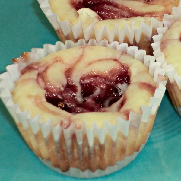 Making Mini Cheesecakes Making Mini Cheesecakes