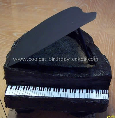 Piano Shaped Birthday Cake Piano Shaped Birthday Cake