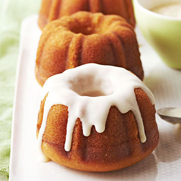 Peach Cordial Bundt Cakes Mini