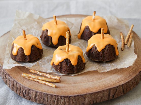 Chocolate Pumpkin Mini Bundt Cakes Chocolate Pumpkin Mini Bundt Cakes