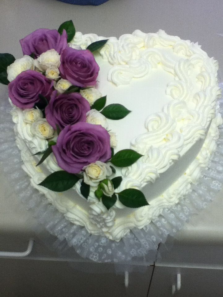 Heart Shaped Wedding Cake with Flowers Heart Shaped Wedding Cake with Flowers