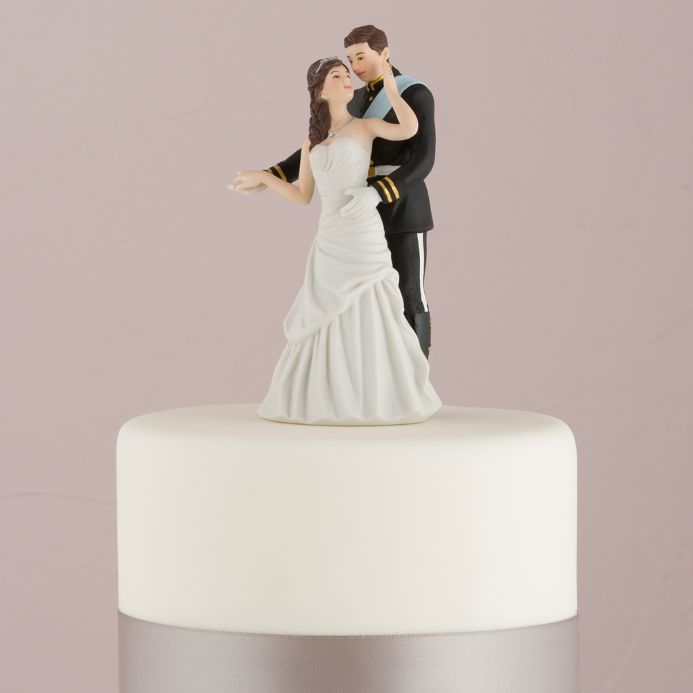 8 camel wedding cake