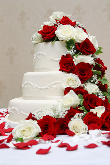 Red and White Rose Wedding Cake