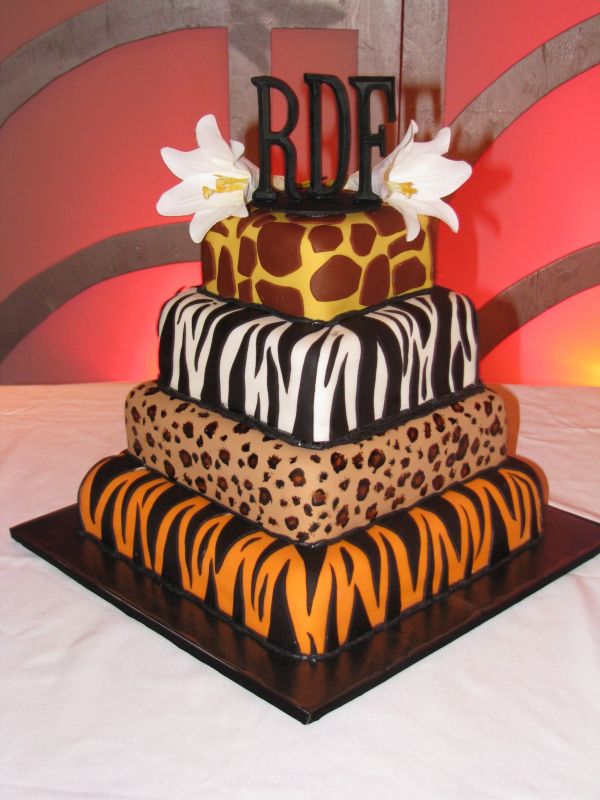10 Photos of Leopard And Zebra Printed Cakes