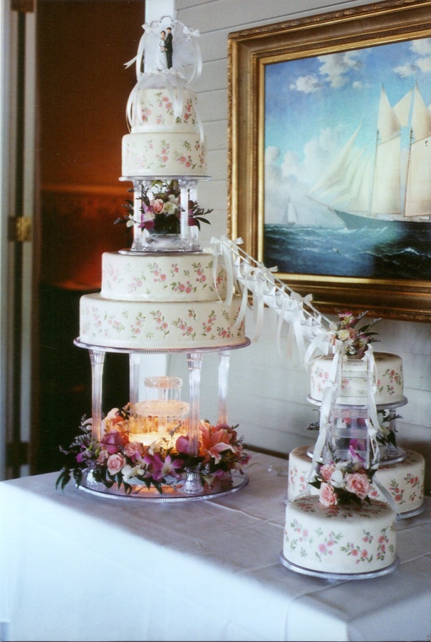 Four Tier Wedding Cakes with Fountains.