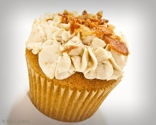 Pancake and Bacon Cupcakes with Maple Frosting Pancake and Bacon Cupcakes with Maple Frosting