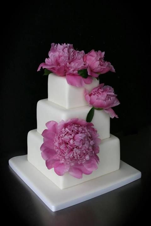 Square Wedding Cake Fresh Flowers Square Wedding Cake Fresh Flowers