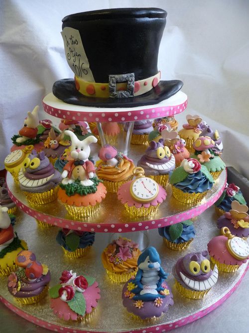 Alice and Wonderland Cupcakes