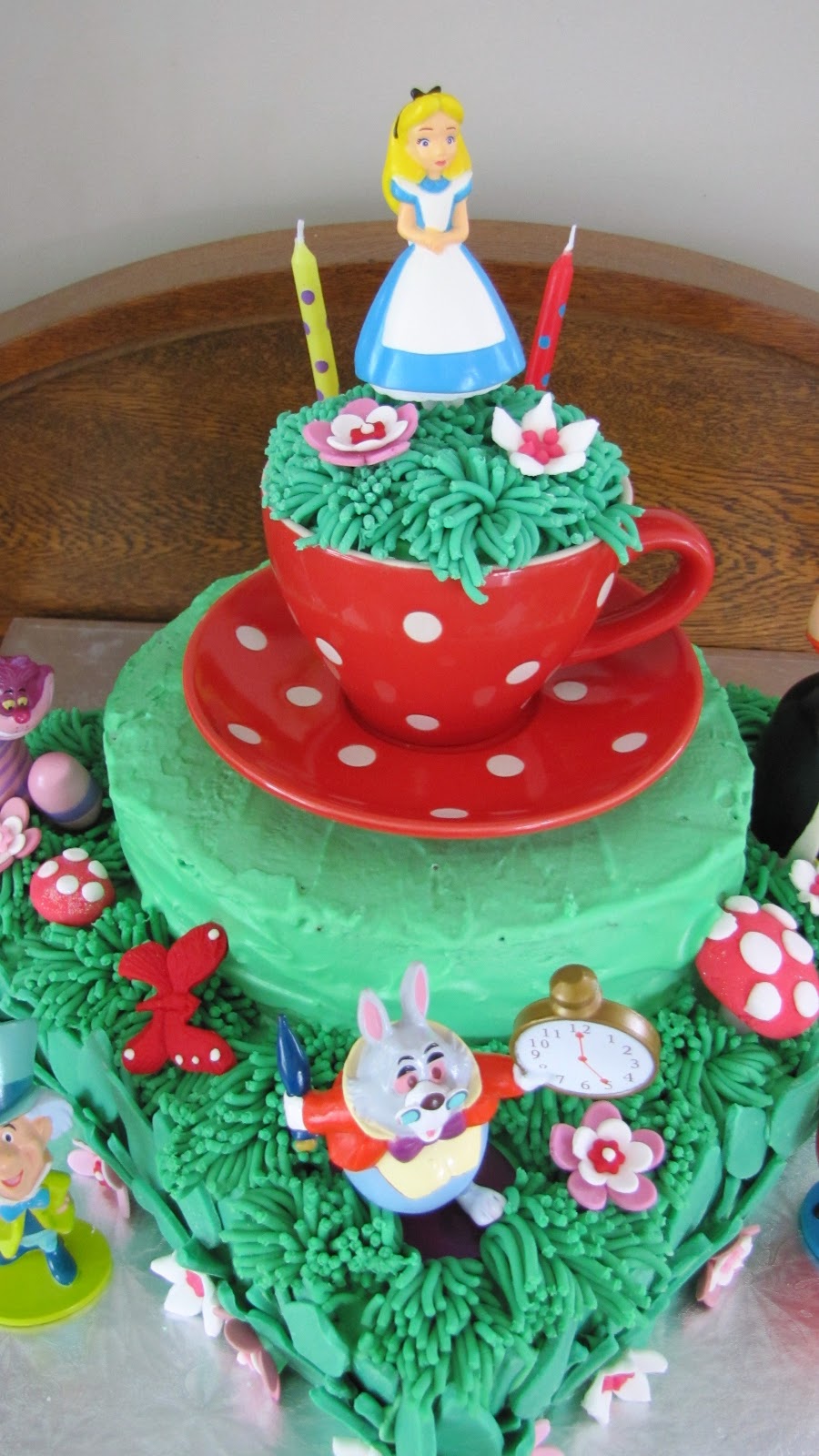 Alice in Wonderland Birthday Cake