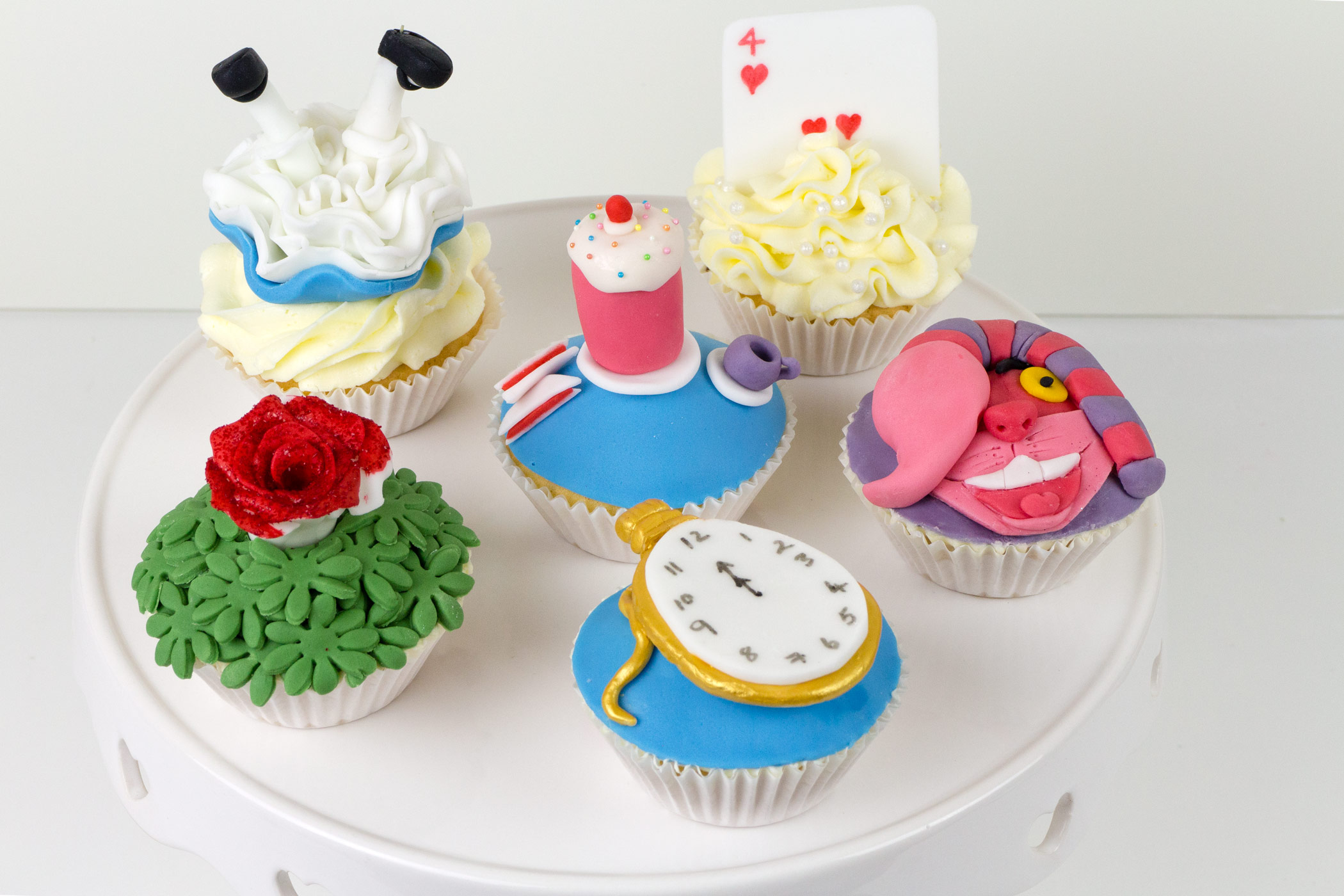 Alice Wonderland Cake Cupcakes