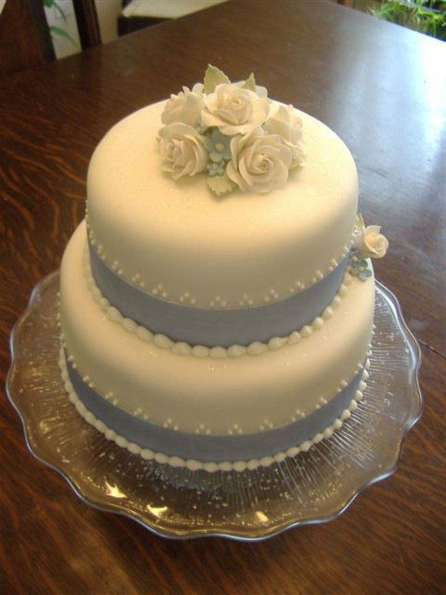 Bridal Shower Cake with Real Flowers Bridal Shower Cake with Real Flowers