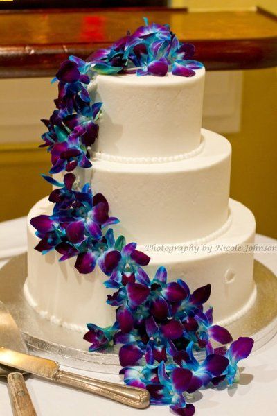10 Tropical Wedding Cakes Purple And Blue Orchid Photo Wedding Flowers Blue Orchids