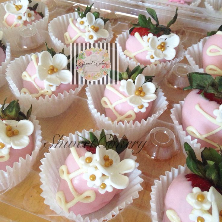 White Chocolate Dipped Strawberry White Chocolate Dipped Strawberry