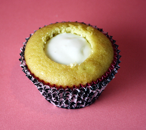 Cupcakes with Cheesecake Filling Cupcakes with Cheesecake Filling